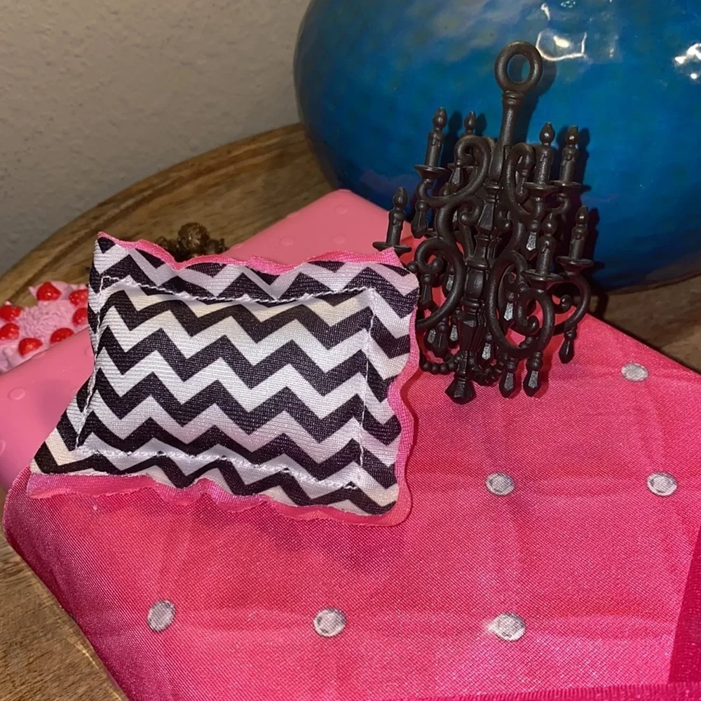 Barbie bed pink silver blanket black white pillow black chandelier pink drapes - Picture 9 of 14